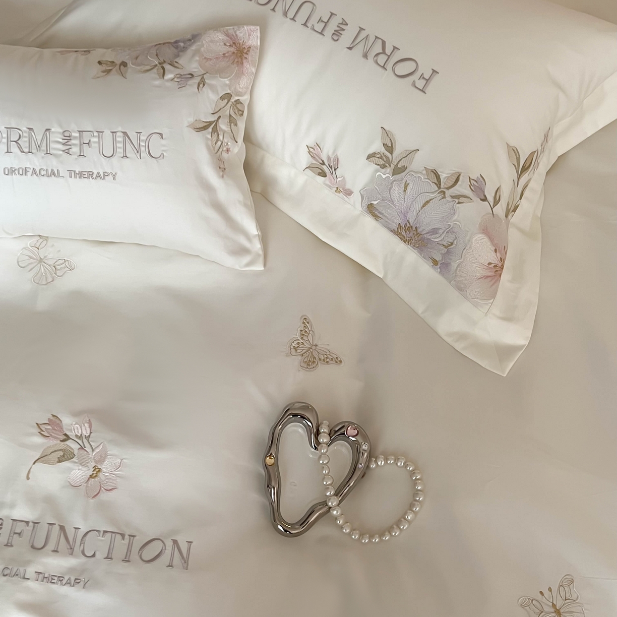 91家纺网 家纺一手货源 找家纺 库里梦家纺 2025新款100S长绒棉纯棉刺绣四件套-春不晚花 春不晚花-皓月白