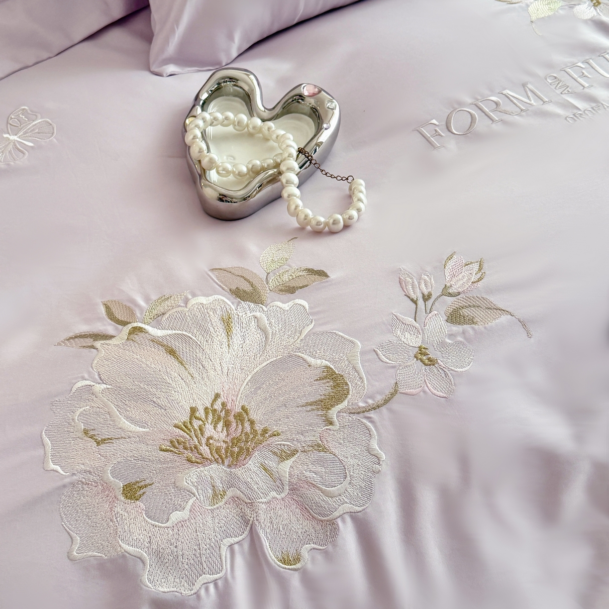 91家纺网 家纺一手货源 找家纺 库里梦家纺 2025新款100S长绒棉纯棉刺绣四件套-春不晚花 春不晚花-梦幻紫