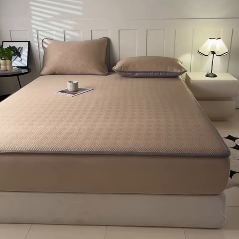 91家纺网 家纺一手货源 找家纺 欧邦 2025新款雅阁系列提花冰豆豆床笠款夏被四件套 雅格-咖色