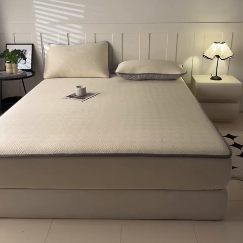 91家纺网 家纺一手货源 找家纺 欧邦 2025新款雅阁系列提花冰豆豆床笠款夏被四件套 雅格-暖黄