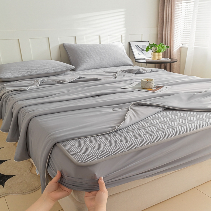 91家纺网 家纺一手货源 找家纺 欧邦 2025新款雅阁系列提花冰豆豆床笠款夏被四件套 雅格-灰色