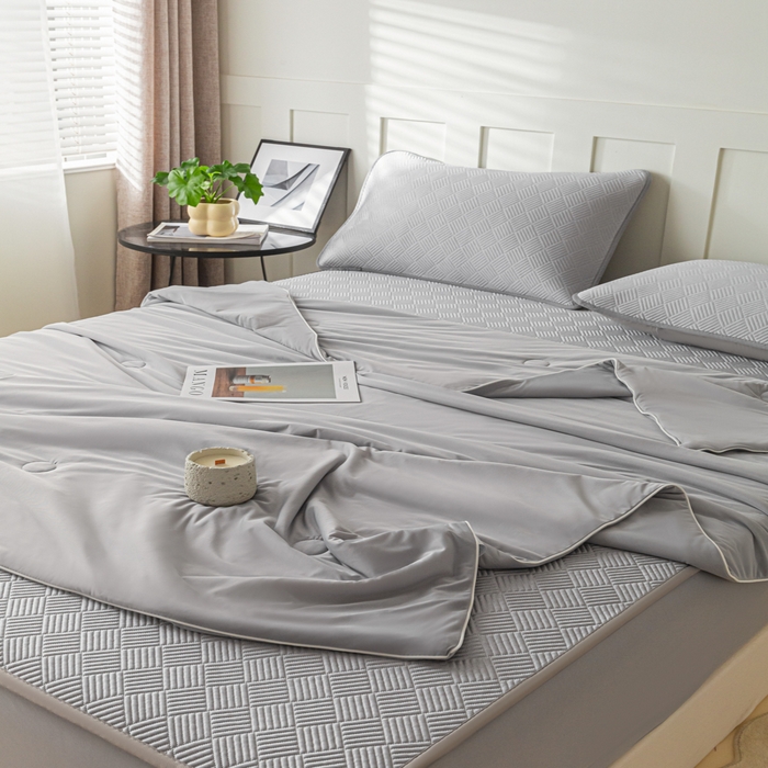 91家纺网 家纺一手货源 找家纺 欧邦 2025新款雅阁系列提花冰豆豆床笠款夏被四件套 雅格-灰色