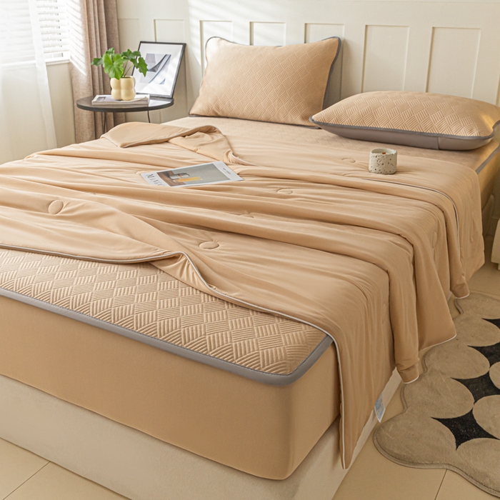 91家纺网 家纺一手货源 找家纺 欧邦 2025新款雅阁系列提花冰豆豆床笠款夏被四件套 雅格-咖色