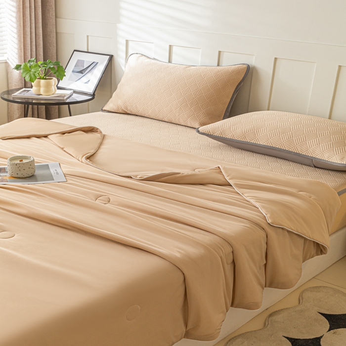 91家纺网 家纺一手货源 找家纺 欧邦 2025新款雅阁系列提花冰豆豆床笠款夏被四件套 雅格-咖色