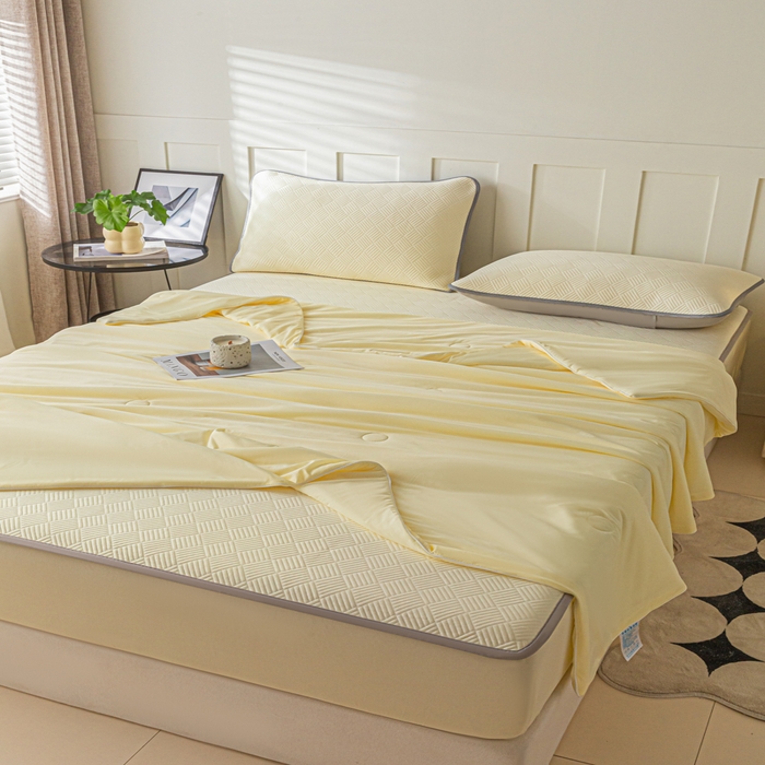 91家纺网 家纺一手货源 找家纺 欧邦 2025新款雅阁系列提花冰豆豆床笠款夏被四件套 雅格-暖黄