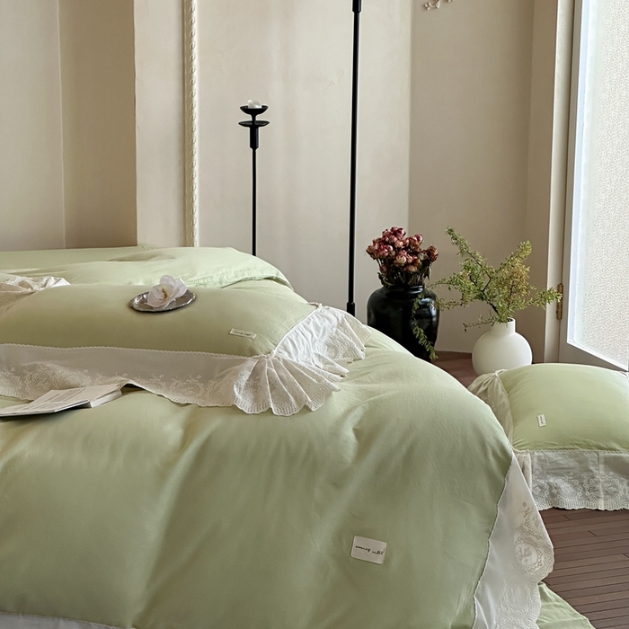 91家纺网 家纺一手货源 找家纺 小春日和 2025新款法式纯棉双层纱A类公主风四件套儿童婴幼儿被套纯色床单1.8床笠加大床单 梅子青