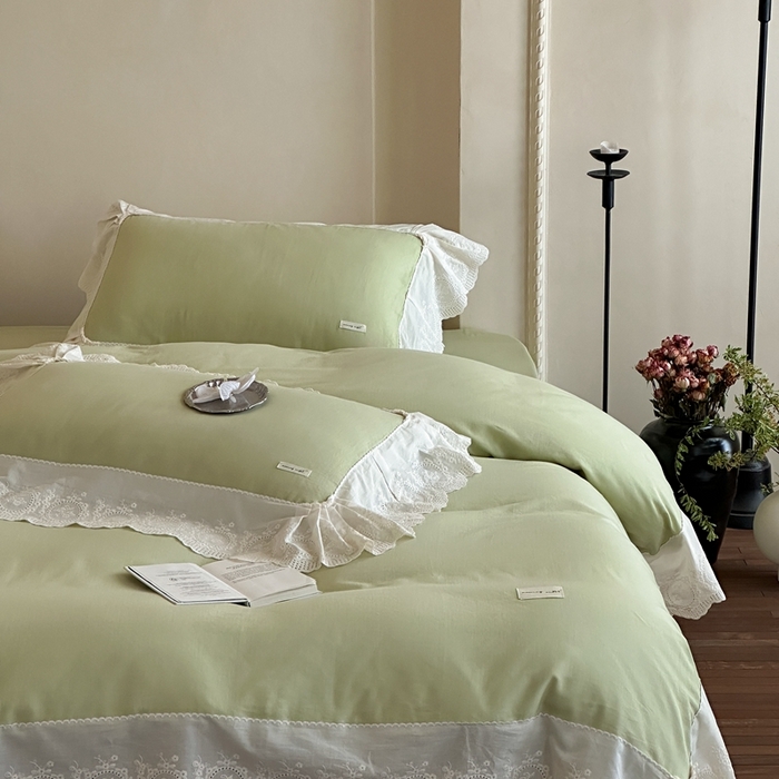 91家纺网 家纺一手货源 找家纺 小春日和 2025新款法式纯棉双层纱A类公主风四件套儿童婴幼儿被套纯色床单1.8床笠加大床单 梅子青