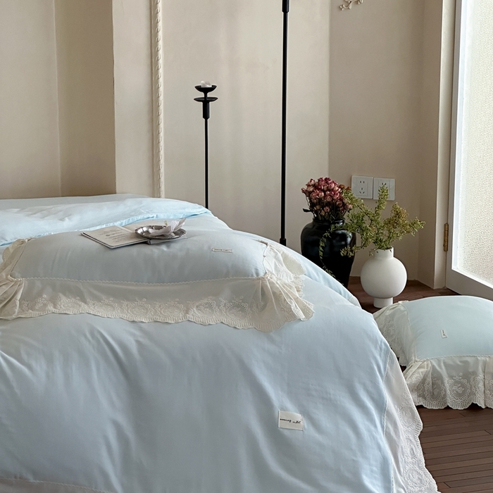 91家纺网 家纺一手货源 找家纺 （总）小春日和 2025新款法式纯棉双层纱A类公主风四件套儿童婴幼儿被套纯色床单1.8床笠加大床单