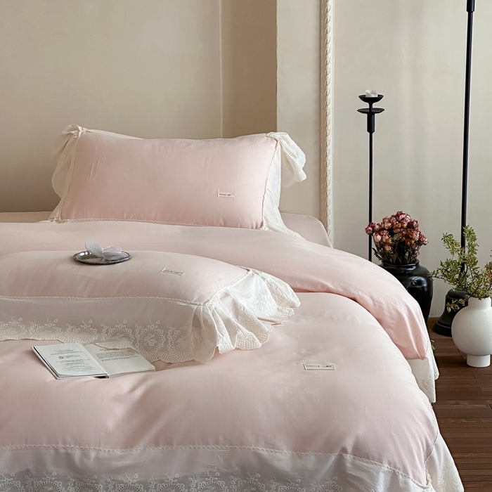 91家纺网 家纺一手货源 找家纺 小春日和 2025新款法式纯棉双层纱A类公主风四件套儿童婴幼儿被套纯色床单1.8床笠加大床单 盈盈粉