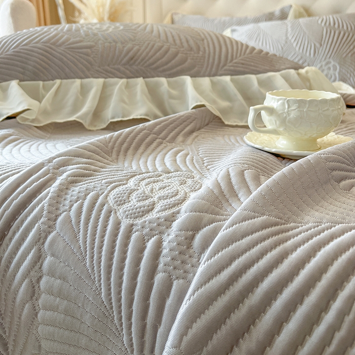 91家纺网 家纺一手货源 找家纺 网红馆（ck家纺） 2025新款床盖款豆豆席凉席席子-花叶海 花叶海-灰色