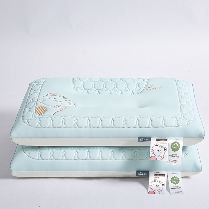 91家纺网 家纺一手货源 找家纺 芯宜佳 2025春夏新款绣花凉感丝护颈童梦枕枕头枕芯单枕芯 童梦枕-天空蓝 30x50cm/只