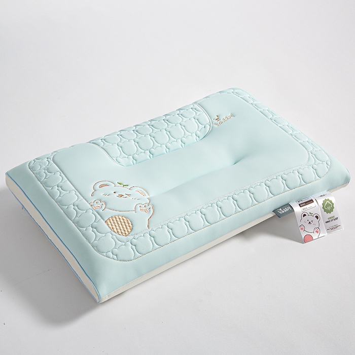 91家纺网 家纺一手货源 找家纺 芯宜佳 2025春夏新款绣花凉感丝护颈童梦枕枕头枕芯单枕芯 童梦枕-天空蓝 30x50cm/只