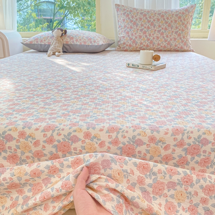 91家纺网 家纺一手货源 找家纺 梦初语 2025夏季直播爆款A类水洗棉皱皱纱双层纱床单学生宿舍三件套 花海-粉