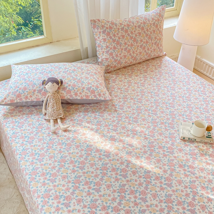 91家纺网 家纺一手货源 找家纺 梦初语 2025夏季直播爆款A类水洗棉皱皱纱双层纱床单学生宿舍三件套 花海-粉