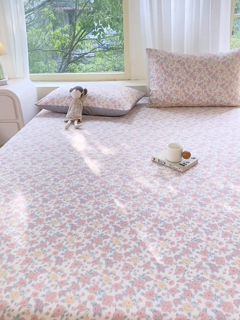 91家纺网 家纺一手货源 找家纺 梦初语 2025夏季直播爆款A类水洗棉皱皱纱双层纱床单学生宿舍三件套 花海-粉