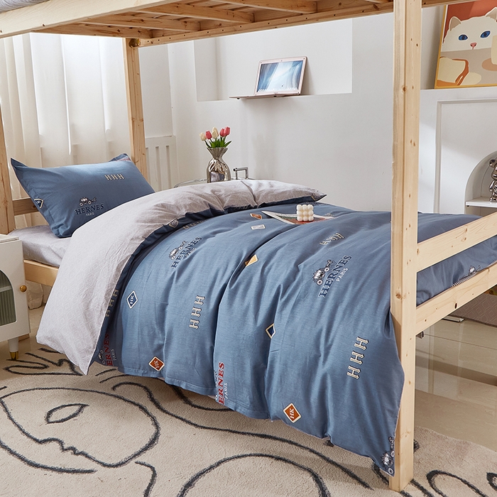 91家纺网 家纺一手货源 找家纺 贝兰仙奴 2025新款13372全棉纯棉简约时尚学生三件套 卡尔夫蓝