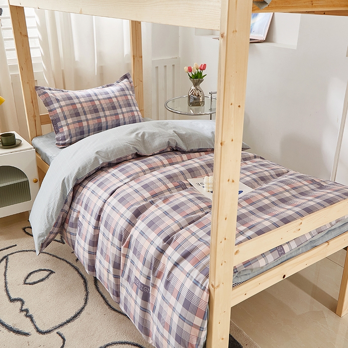 91家纺网 家纺一手货源 找家纺 贝兰仙奴 2025新款13372全棉纯棉简约时尚学生三件套 朗阁粉