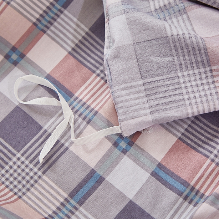 91家纺网 家纺一手货源 找家纺 贝兰仙奴 2025新款13372全棉纯棉简约时尚学生三件套 朗阁粉