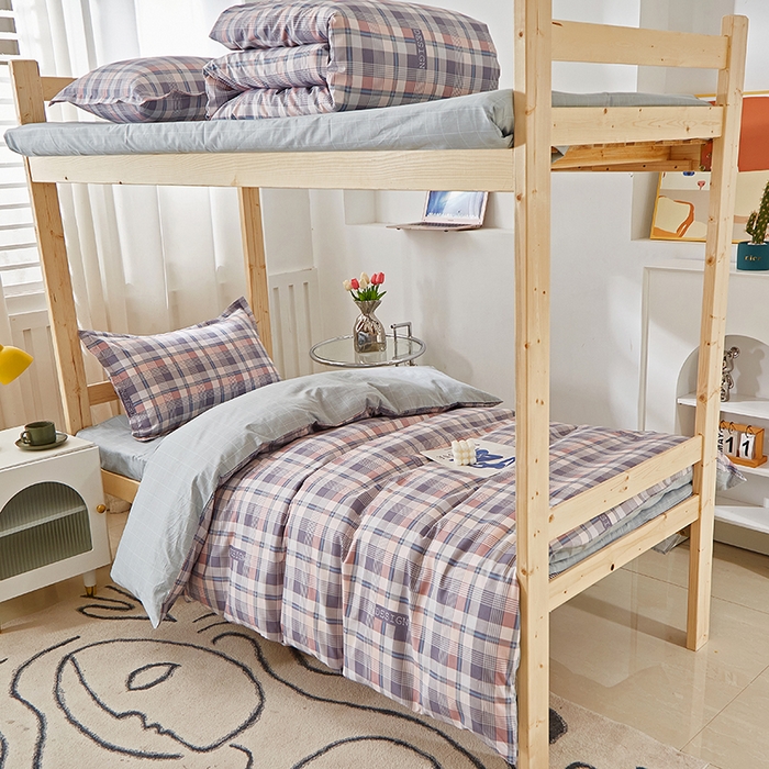 91家纺网 家纺一手货源 找家纺 贝兰仙奴 2025新款13372全棉纯棉简约时尚学生三件套 朗阁粉