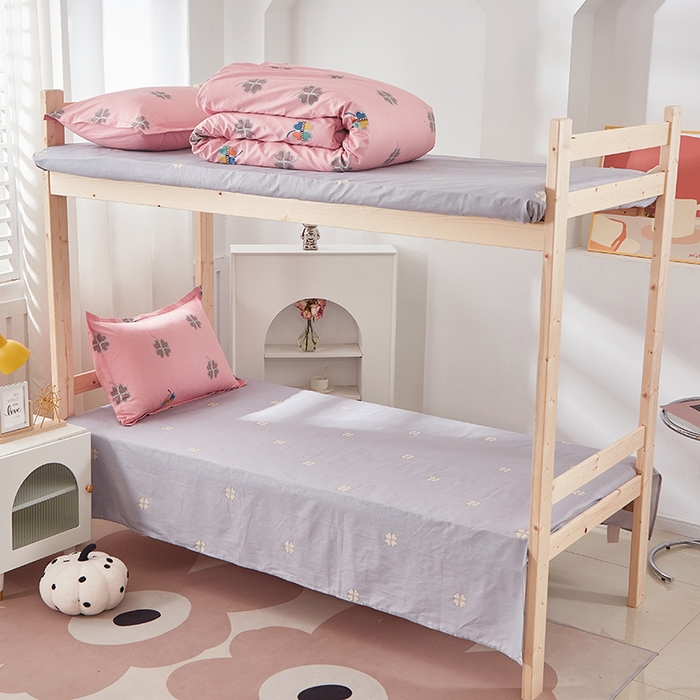 91家纺网 家纺一手货源 找家纺 贝兰仙奴 2025新款13372全棉纯棉简约时尚学生三件套 四叶草粉