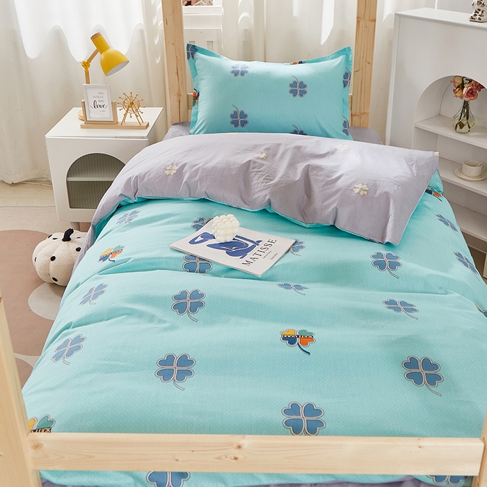 91家纺网 家纺一手货源 找家纺 贝兰仙奴 2025新款13372全棉纯棉简约时尚学生三件套 四叶草蓝