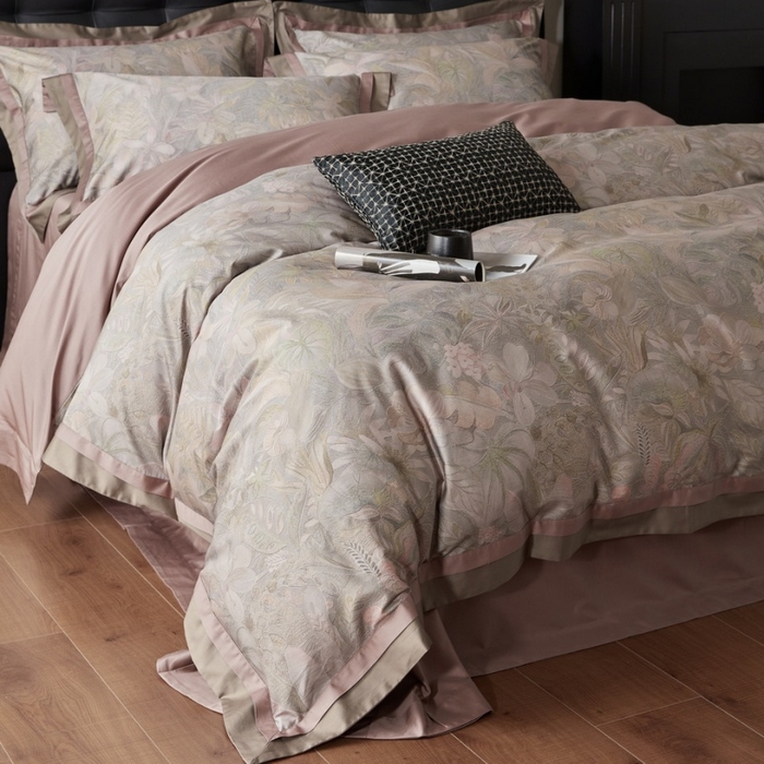 91家纺网 家纺一手货源 找家纺 由丽家纺 2025新款数码印花双层边拼角活性数码印花四件套（控价券后399起） 叶景-粉