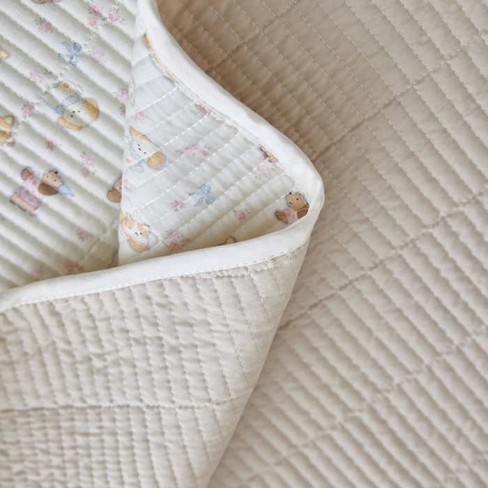 91家纺网 家纺一手货源 找家纺 亿梵家居 2025新款全棉纯棉双层纱床盖三件套A类母婴级纯棉床盖炕盖夹棉床单 卡通乐园-米