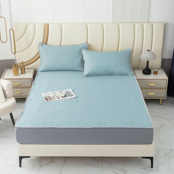 91家纺网 家纺一手货源 找家纺 乐居家纺 2025新款中分子PE凉感凉豆豆提花凉席床笠款 蓝色蝴蝶结