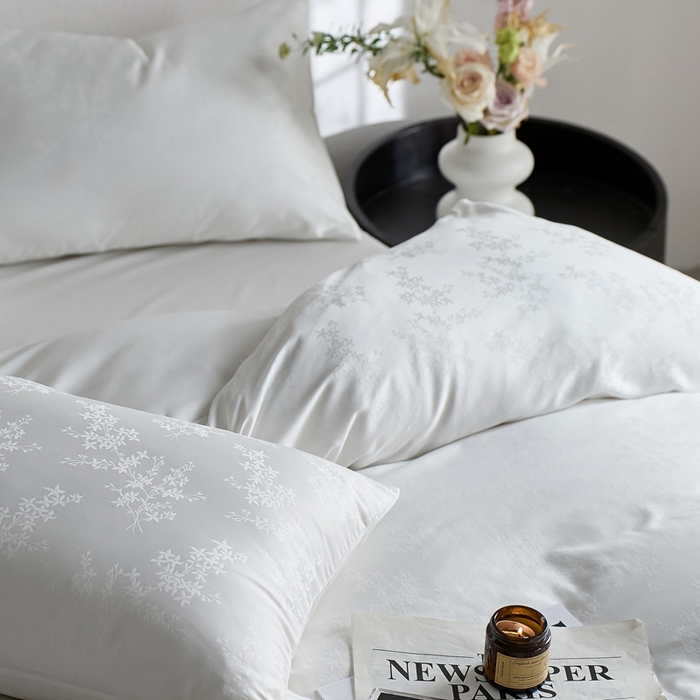 91家纺网 家纺一手货源 找家纺 亿梵家居 2025新款高端A类长绒棉四件套全棉提花轻奢全棉四件套 赫本-雅致白