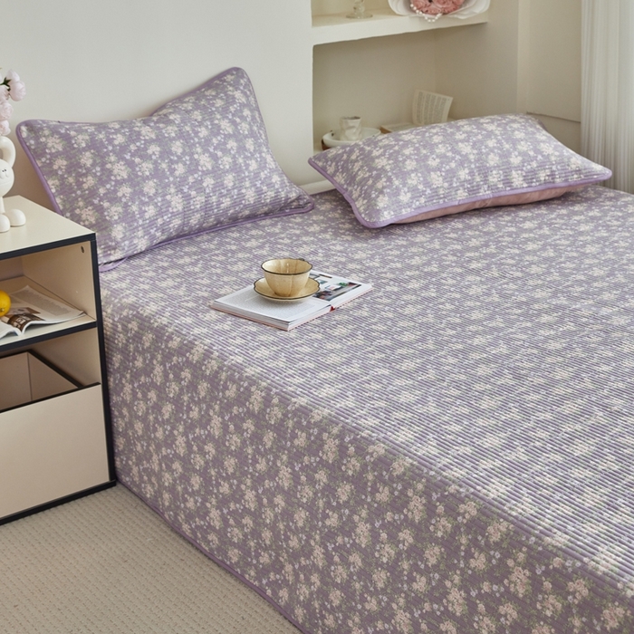 91家纺网 家纺一手货源 找家纺 亿梵家居 2025新款全棉纯棉双层纱床盖三件套A类母婴级纯棉床盖炕盖夹棉床单 云溪之镜-紫