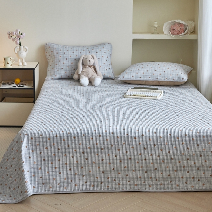 91家纺网 家纺一手货源 找家纺 亿梵家居 2025新款全棉纯棉双层纱床盖三件套A类母婴级纯棉床盖炕盖夹棉床单 韩系小熊-蓝