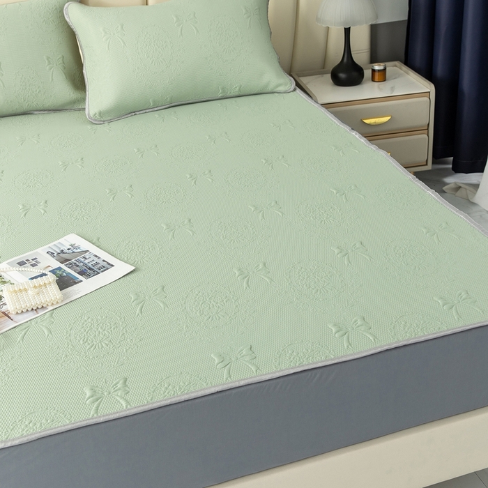 91家纺网 家纺一手货源 找家纺 乐居家纺 2025新款中分子PE凉感凉豆豆提花凉席床笠款 绿色蝴蝶结