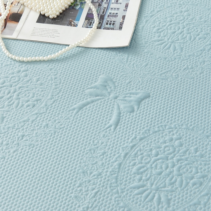 91家纺网 家纺一手货源 找家纺 乐居家纺 2025新款中分子PE凉感凉豆豆提花凉席床笠款 蓝色蝴蝶结