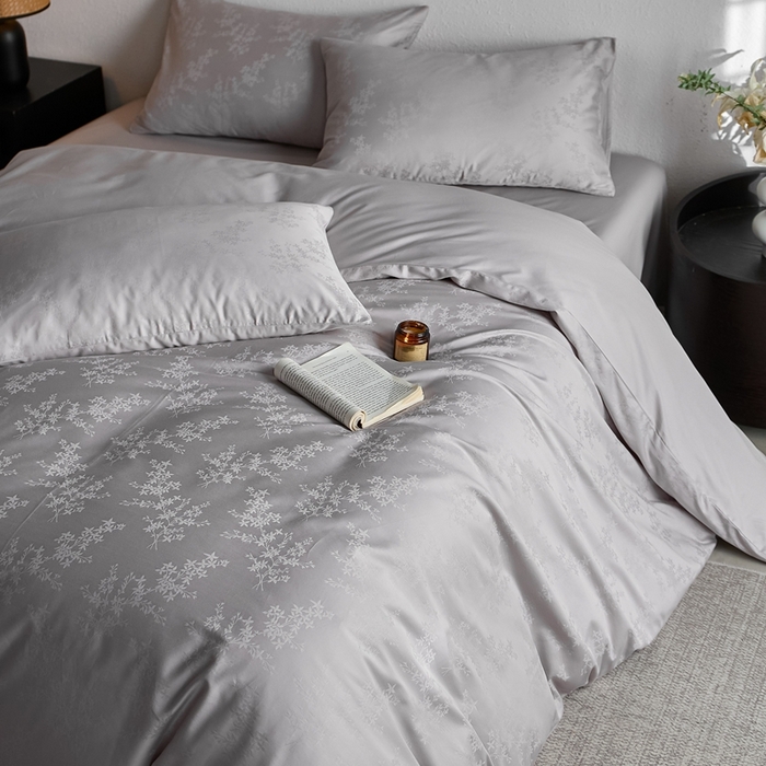 91家纺网 家纺一手货源 找家纺 亿梵家居 2025新款高端A类长绒棉四件套全棉提花轻奢全棉四件套 赫本-暮云灰