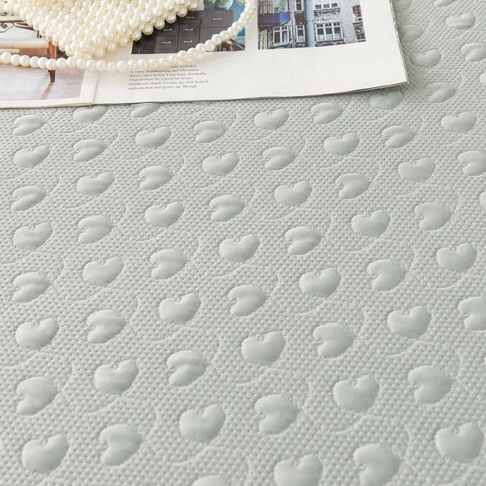 91家纺网 家纺一手货源 找家纺 乐居家纺 2025新款中分子PE凉感凉豆豆提花凉席床笠款 灰色爱心