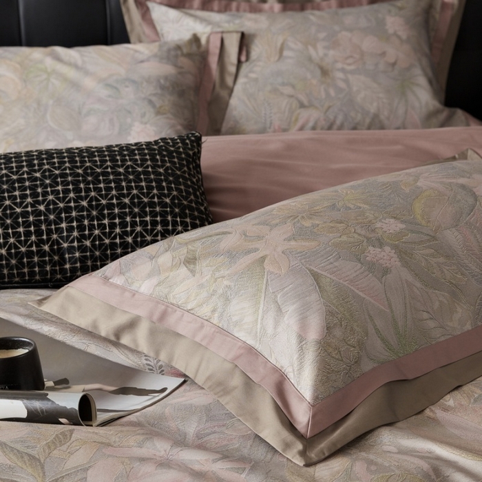 91家纺网 家纺一手货源 找家纺 由丽家纺 2025新款数码印花双层边拼角活性数码印花四件套（控价券后399起） 叶景-粉