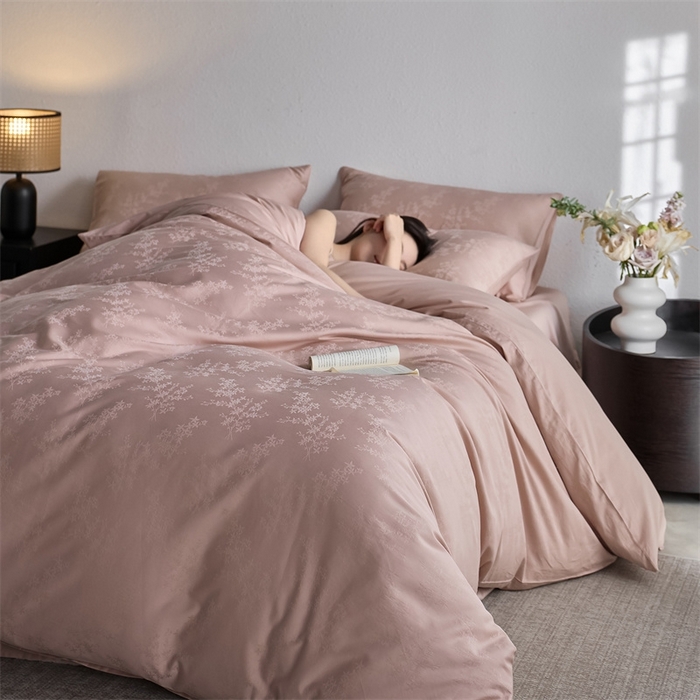 91家纺网 家纺一手货源 找家纺 亿梵家居 2025新款高端A类长绒棉四件套全棉提花轻奢全棉四件套 赫本-柔光粉