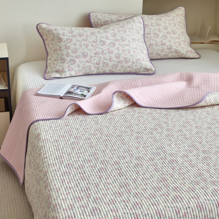 91家纺网 家纺一手货源 找家纺 亿梵家居 2025新款全棉纯棉双层纱床盖三件套A类母婴级纯棉床盖炕盖夹棉床单 梅林春晓