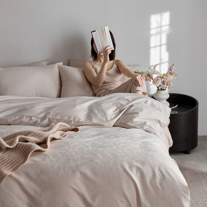 91家纺网 家纺一手货源 找家纺 亿梵家居 2025新款高端A类长绒棉四件套全棉提花轻奢全棉四件套 卡美伦-香槟色