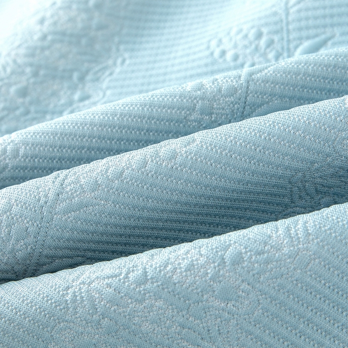 91家纺网 家纺一手货源 找家纺 乐居家纺 2025新款中分子PE凉感凉豆豆提花凉席床笠款 蓝色-异形线条