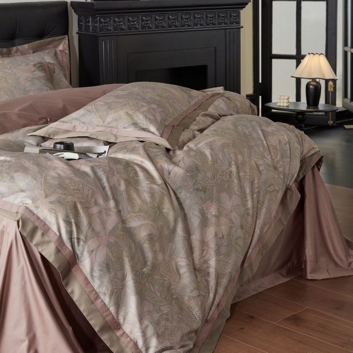 91家纺网 家纺一手货源 找家纺 由丽家纺 2025新款数码印花双层边拼角活性数码印花四件套（控价券后399起） 叶景-粉