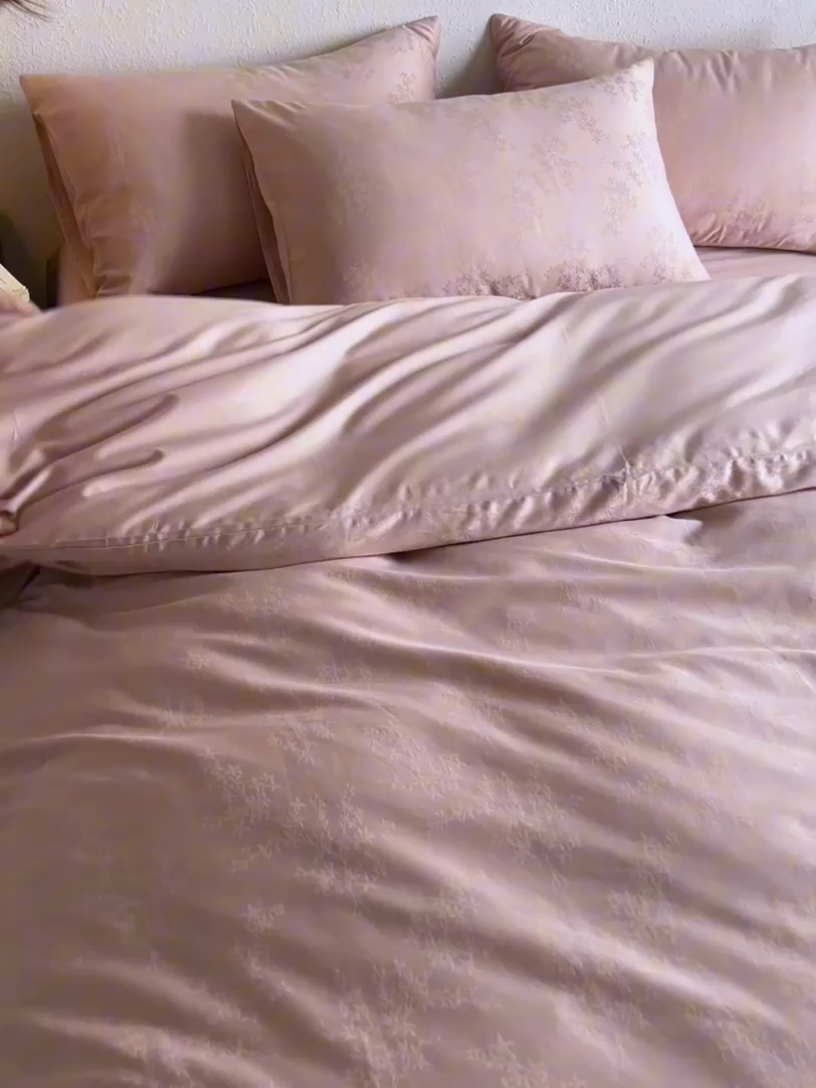 91家纺网 家纺一手货源 找家纺 亿梵家居 2025新款高端A类长绒棉四件套全棉提花轻奢全棉四件套 赫本-柔光粉