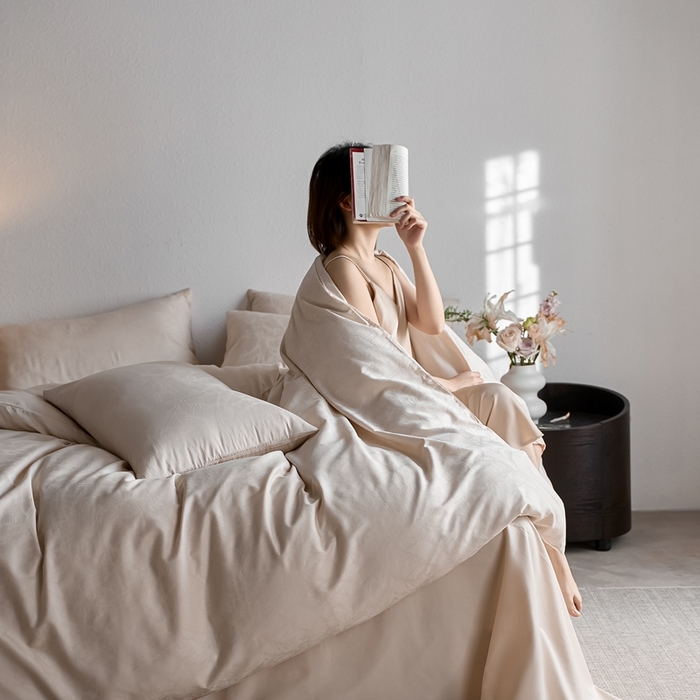 91家纺网 家纺一手货源 找家纺 亿梵家居 2025新款高端A类长绒棉四件套全棉提花轻奢全棉四件套 卡美伦-香槟色