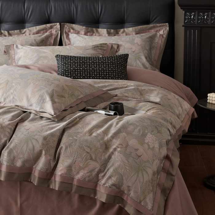 91家纺网 家纺一手货源 找家纺 由丽家纺 2025新款数码印花双层边拼角活性数码印花四件套（控价券后399起） 叶景-粉