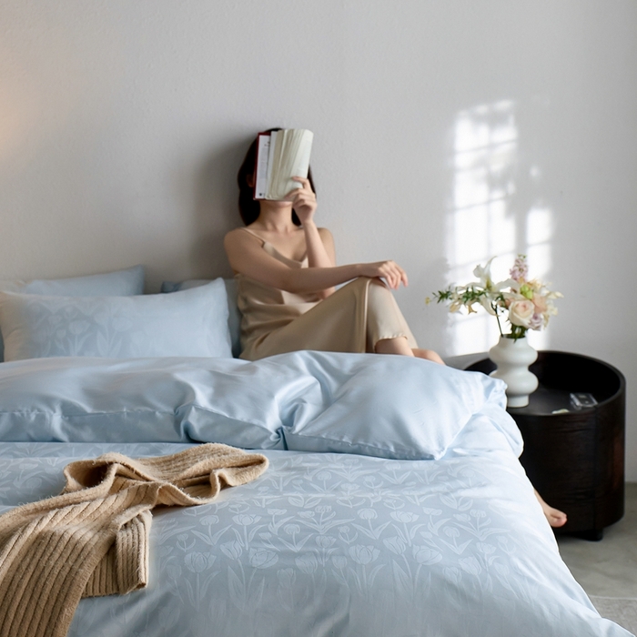 91家纺网 家纺一手货源 找家纺 亿梵家居 2025新款高端A类长绒棉四件套全棉提花轻奢全棉四件套 郁金香-晚波蓝