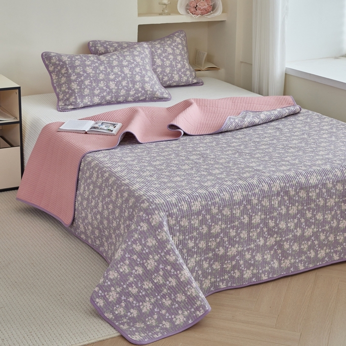 91家纺网 家纺一手货源 找家纺 亿梵家居 2025新款全棉纯棉双层纱床盖三件套A类母婴级纯棉床盖炕盖夹棉床单 云溪之镜-紫