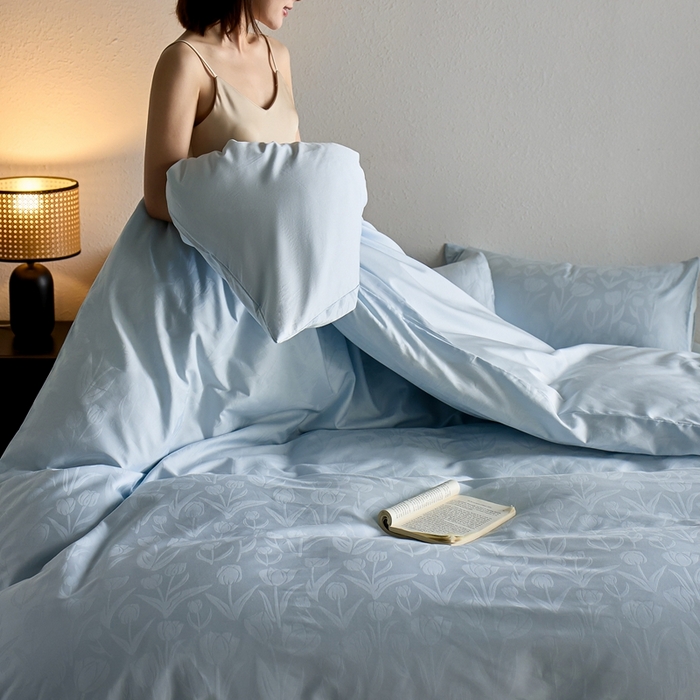 91家纺网 家纺一手货源 找家纺 亿梵家居 2025新款高端A类长绒棉四件套全棉提花轻奢全棉四件套 郁金香-晚波蓝