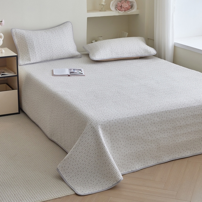 91家纺网 家纺一手货源 找家纺 亿梵家居 2025新款全棉纯棉双层纱床盖三件套A类母婴级纯棉床盖炕盖夹棉床单 素锦-咖