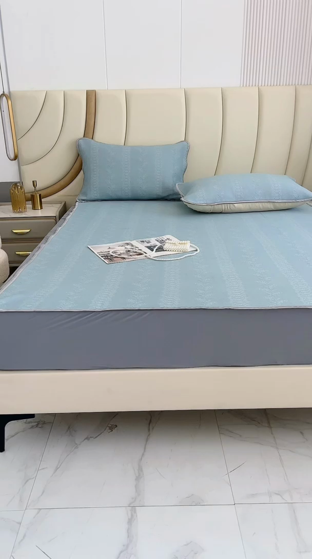 91家纺网 家纺一手货源 找家纺 乐居家纺 2025新款中分子PE凉感凉豆豆提花凉席床笠款 蓝色-异形线条