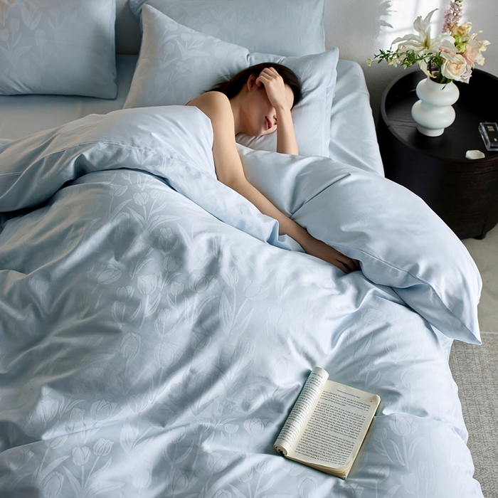 91家纺网 家纺一手货源 找家纺 亿梵家居 2025新款高端A类长绒棉四件套全棉提花轻奢全棉四件套 郁金香-晚波蓝